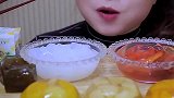 美女灵儿吃各种果冻