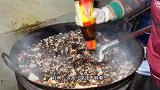 福建农村大姐做满月油饭，加10多种配料，1锅50多斤1天做6锅不够卖