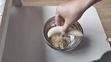 自己做的鸡蛋饼，老婆都不敢吃，怕中毒！
