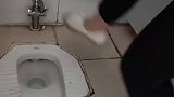 这厕所有点高端啊，学校厕所居然有清洁功能