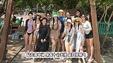钟丽缇带家人海岛度假，穿泳装潜水宛如美人鱼，俩女儿颜值好高