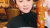 网红美食“肥肠”，一口接一口吃得太香了