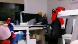 这俩孩子一个比一个牛，未来一定是两个牛人