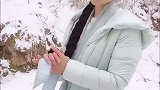 这位小姐姐真迷人，身穿羽绒服，真美！