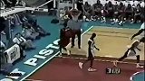 篮球-13年-麦迪高中联赛完爆奥多姆 空接背扣盖帽显全能-专题