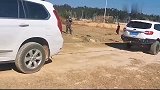 哈弗探路者，最后它只能原地刨坑