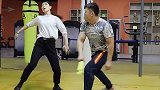 冰冻三尺非一日之寒！滴水穿石非一日之功！