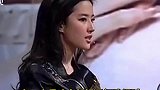 刘亦菲拍戏头发被风扇卷到，每次有人问都说没受伤，头发都卷进去