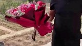 妻子生日第一次收到丈夫的花泪流满面