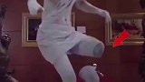 明明是雕像，怎么还会动呢