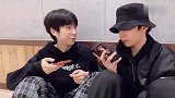 时代少年团00后少年争当“干爹”“爷爷”粉丝这便宜占的