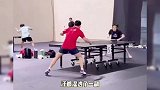 印度亚锦赛场馆是有多热？王楚钦头发湿成条形码，孙颖莎裤子被汗浸湿