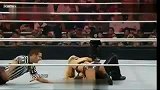 RAW摔角 女子内衣肉搏凯莉暴虐贝拉