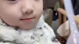 妈妈一个不留神，萌娃偷偷把开塞露当饮料喝了，一滴都不剩！