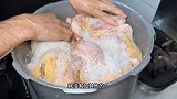 福建大叔自创盐鸡做法30多年，靠手艺上央视，高峰日做600多只