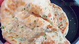 葱油饼最简单的做法，不用揉面，筷子一搅，柔软多层，放两天不硬
