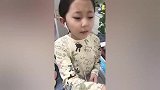 诺宝宝演唱，桥边的姑娘，看着有点吃力，诺宝宝加油