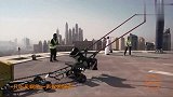 迪拜土豪的日常，楼顶建弹弓送人到对面大楼，玩命的节奏