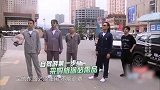 贾乃亮雷佳音穿睡衣逛超市犹如俩老伴，还真是悠闲啊