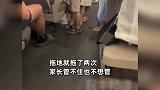 女子吐槽高铁2孩子吵闹2小时，攀爬座椅家长也不管，乘务员劝阻没用