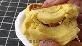 玉米面豆沙饼，既方便低脂饱腹又能满足自己的口腹之欲