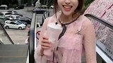 我就喜欢给老婆拍照，老婆今天穿的特别的好看，这真的是太美了！