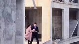 替身演员高难度“跳楼”戏，让人胆战心惊，没有一个职业是轻松的