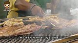 大姐街头卖巨型烤串，20元一串，吃不饱不要钱，太良心了！