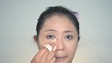 大姐这样素颜被老公嫌弃，化完妆后，摇身变身女神