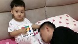 这就是爸爸喝多的下场，两岁萌宝直接一巴掌打过去了