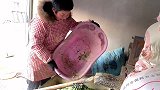 今天是个好日子，好事一个接一个，小徐高兴得合不拢嘴