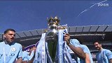 曼城夺冠全纪录：孔帕尼捧杯 瓜帅拥抱死忠球迷