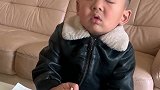 虽然他已经进入梦乡了，但他还有一丝执念支撑着，真是个好孩子！