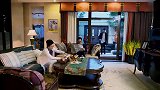 幸运老妈跟踪儿子，竟见到了未来的儿媳，心里暗暗窃喜