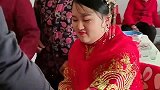 新娘抓福，地方风俗，这样的胖新娘谁娶回家谁有福