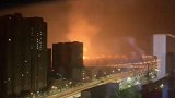 凌晨郑州西三环发生爆炸火光冲天震醒居民 消防通报幸无人员伤亡