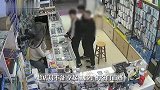 三男子手机店“零元购”，还嚣张跟店员挥手道别？店主懵了