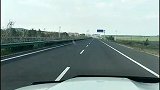 山是山，河是河，开车就开裤路泽。