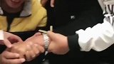学医女生拿来家里吃饭的叔叔们练手