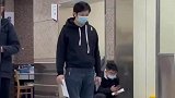 网友拍下医院里的一幕