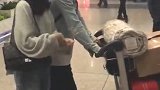 韩庚卢靖姗公布恋情后首次公开合体，甜蜜恋情令人羡慕！