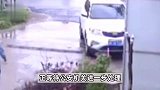 陕西一干部因口角踹伤六旬女邻居，致其胸椎腰椎骨折？多部门介入处理