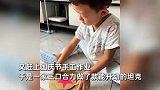 5岁小朋友手搓“坦克”开进幼儿园，启动后瞬间收获大批迷弟迷妹