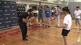 WWE-18年-罗林斯造访上海大鲨鱼 与特奥儿童共享篮球盛宴-精华