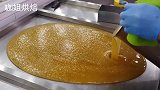 带有小雪人的圣诞糖果！全程纯手工制作，唰唰唰的剁成小块，超爽