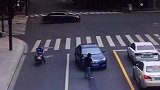 男子自导自演，上演街头闹剧，还报警反咬一口！