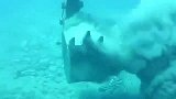 水下挖掘机你见过没, 这是怎么做到的？很神奇
