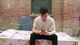 自制剧：妹妹考上清华大学，哥哥为了供她每天啃干馒头，太感人了
