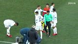 天冷路滑多加小心！韦世豪场边意外滑到太尴尬