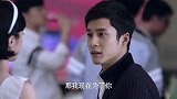 小伙为了救女友而被淘汰，告诉她不要留遗憾
